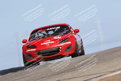 media/Oct-26-2025-CalClub SCCA (Sun) [[8ce1e69566]]/Group 2/Grapevine/